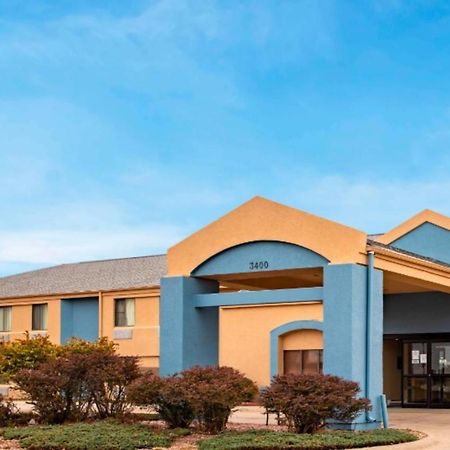 Oyo Hotel Lincoln Airport Ne, Hwy 80 Luaran gambar